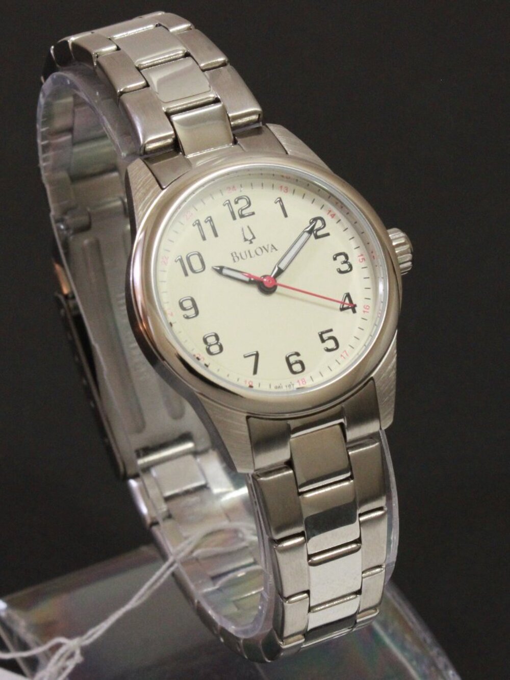 Bulova Classic Collection Ladies Stainless Watch Silver Tone Easy Read 28mm - Picture 2 of 10